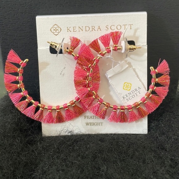 Kendra Scott Jewelry - Nwt Kendra Scott Evie Gold Hoop Earrings in Pink